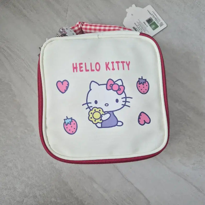 [BUNJANG] Sanrio Hello Kitty Red Pattern White Square Pouch / 산리오 헬로키티 레드패턴 흰색 사각 파우치(정품/새상품)