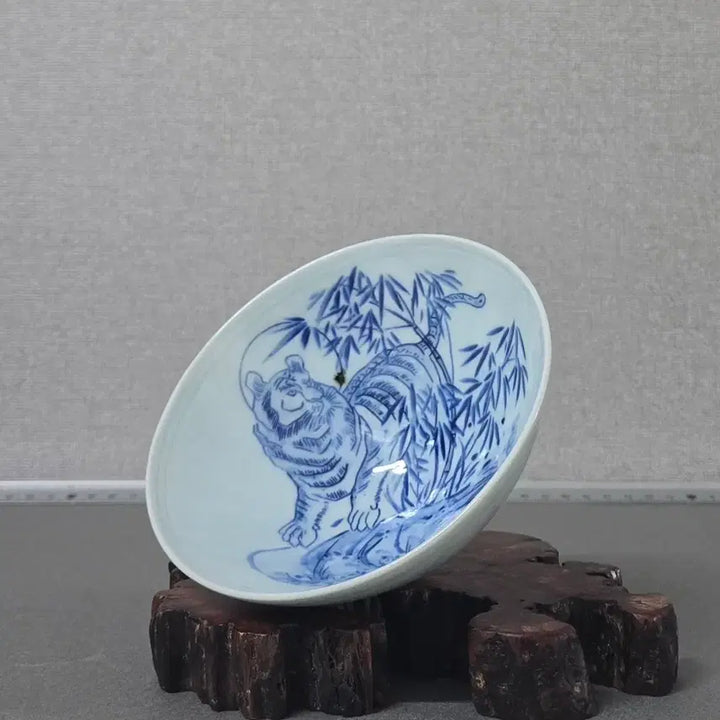 [BUNJANG] Hosan Andong-o White Porcelain Celadon Tiger Bamboo Vase / 호산 안동오 백자 청화 호죽문 다완