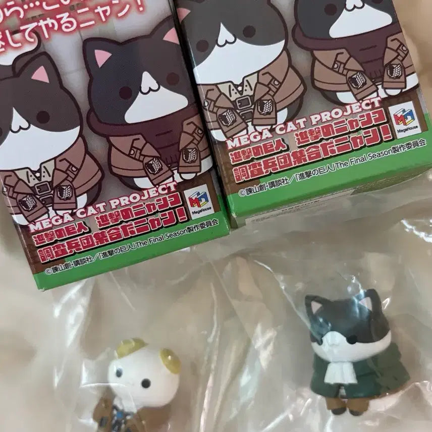 [BUNJANG] Attack on Titan Erwin &amp; Levi Megahouse Bundle Set / [일괄] 진격의 거인 메가켓 엘빈 리바이 진격거
