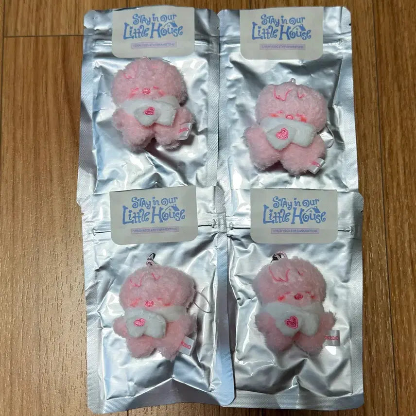 [BUNJANG] SKIZU Secret Fanmeeting Sleeping Strawberry Version Photocard / 마이크로 뽁아리 오리지널 슬리핑 딸기 버전 양도 스키주 시크릿 팬미팅