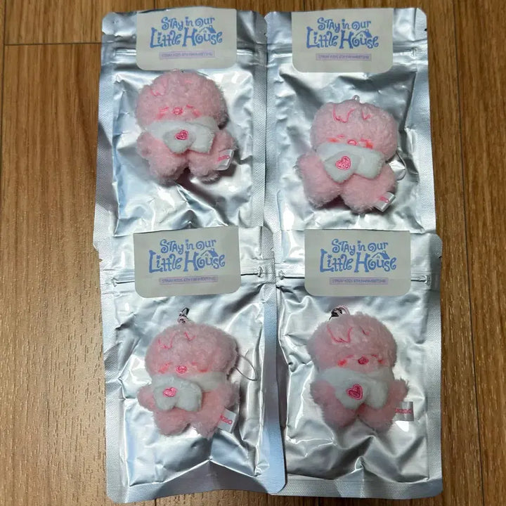 [BUNJANG] SKIZU Secret Fanmeeting Sleeping Strawberry Version Photocard / 마이크로 뽁아리 오리지널 슬리핑 딸기 버전 양도 스키주 시크릿 팬미팅