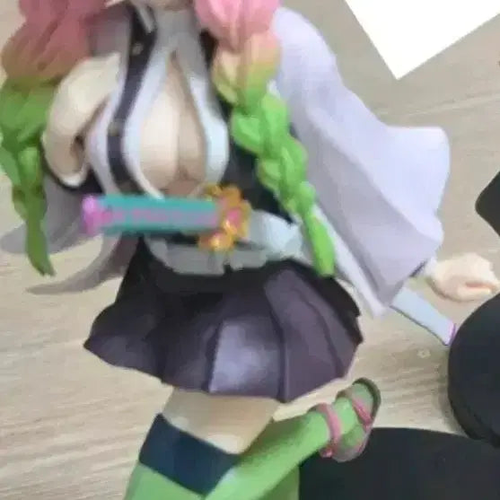 [BUNJANG] Nezuko &amp; Mitsuri Bundle Set Figures / (택포)네즈코,미츠리 피규어 일괄 팔아요