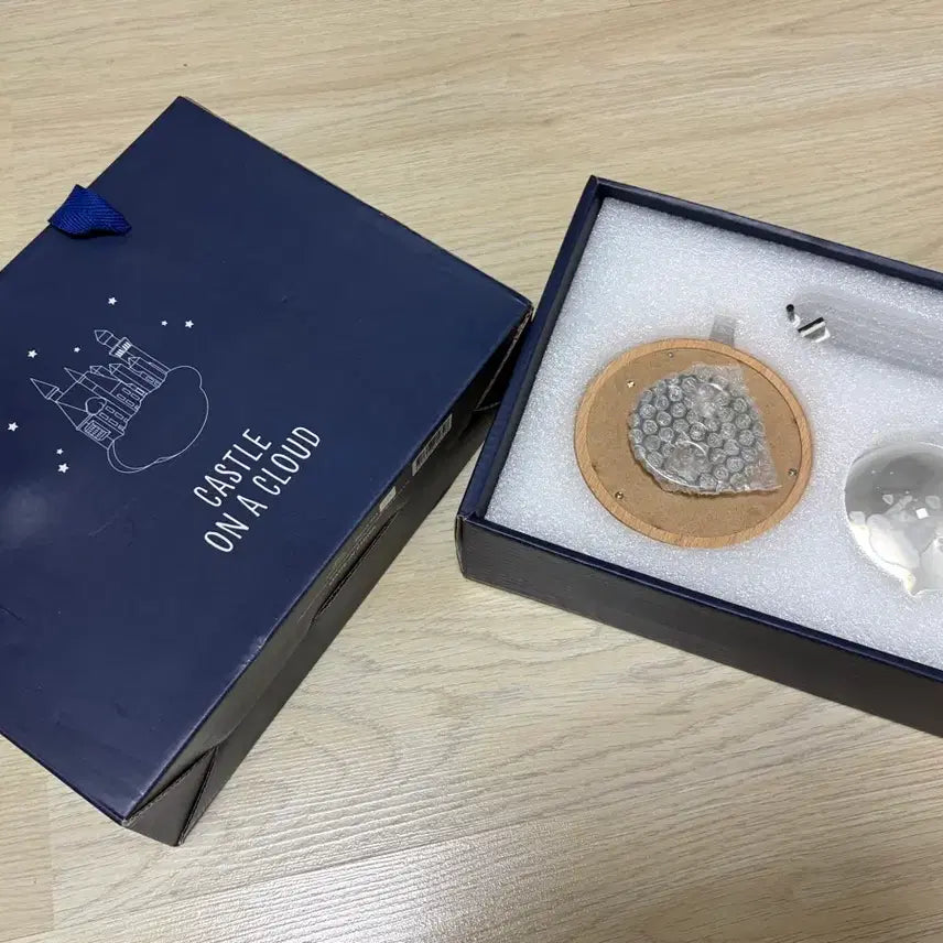 [BUNJANG] Ha Sung Woon Christmas Edition Music Box / 하성운 오르골 (크리스마스 에디션)