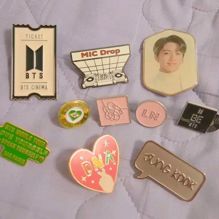 [BUNJANG] BTS Pin Badge Bundle Set / 방탄소년단 BTS 핀뱃지 일괄
