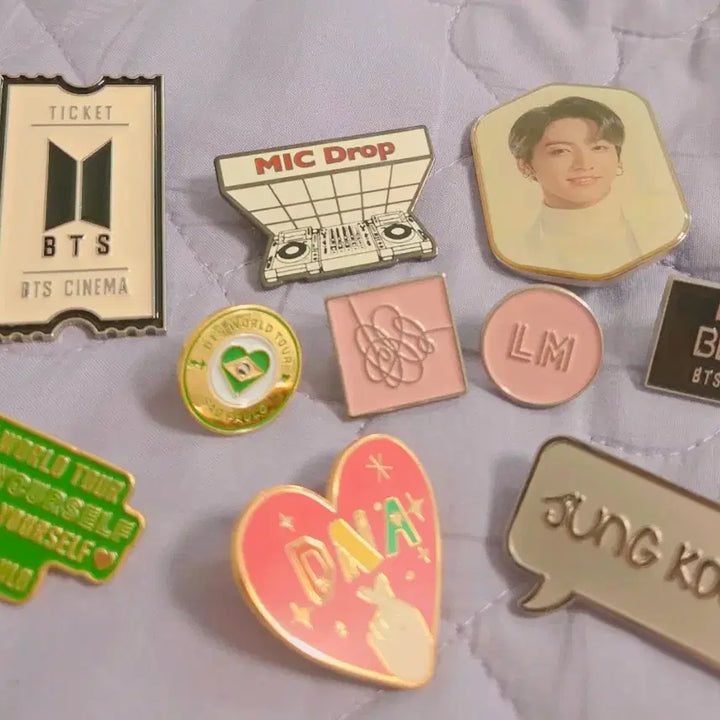 [BUNJANG] BTS Pin Badge Bundle Set / 방탄소년단 BTS 핀뱃지 일괄