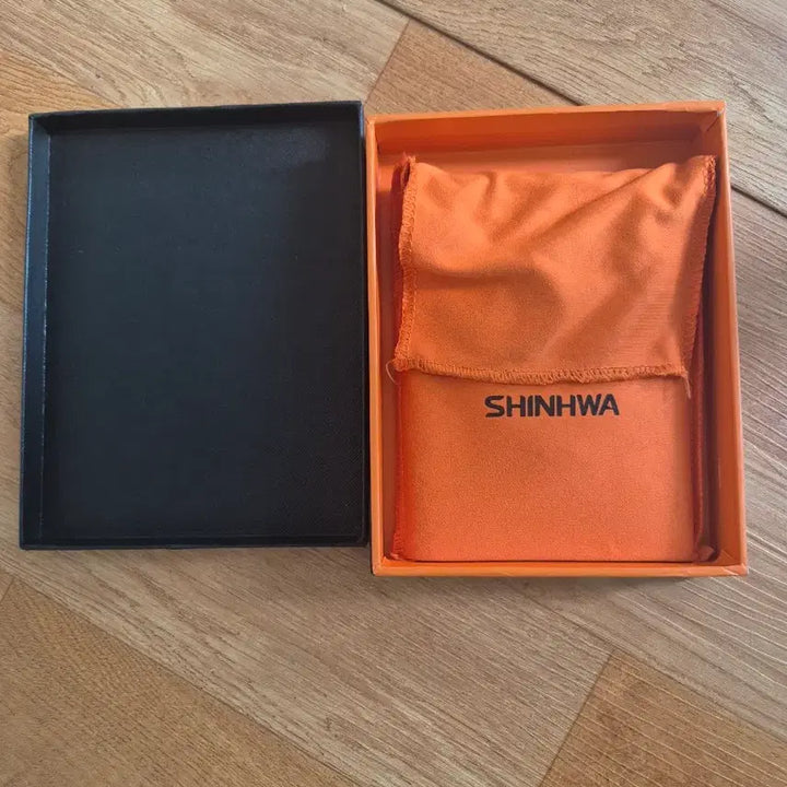 [BUNJANG] Shinhwa Goods Box / 신화 굿즈 박스
