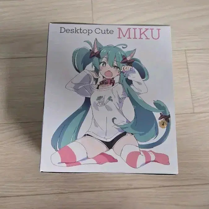 [BUNJANG] Hatsune Miku Cat Ear T-shirt Figure (Sealed) / 미개봉 데스크탑 하츠네 미쿠 고양이 귀 티셔츠 피규어