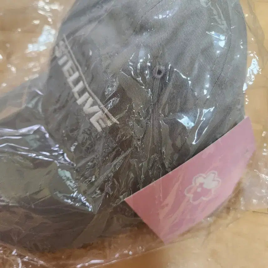 [BUNJANG] Stellive Spring Blossom Date Cap Hat / 스텔라이브 봄빛데이트 캡모자 판매합니다