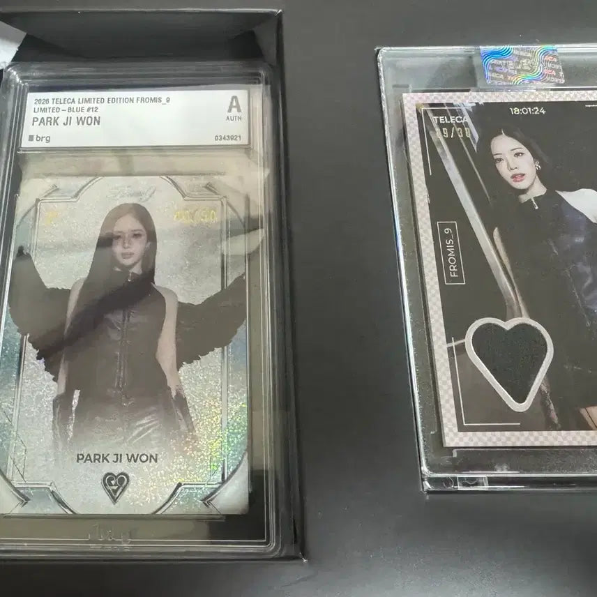 [BUNJANG] fromis_9 Jiwon Park Limited Blue Relic Parallel Bundle Set / 프로미스나인 테레카 박지원 리미티드 블루 + 실착 렐릭 패러럴