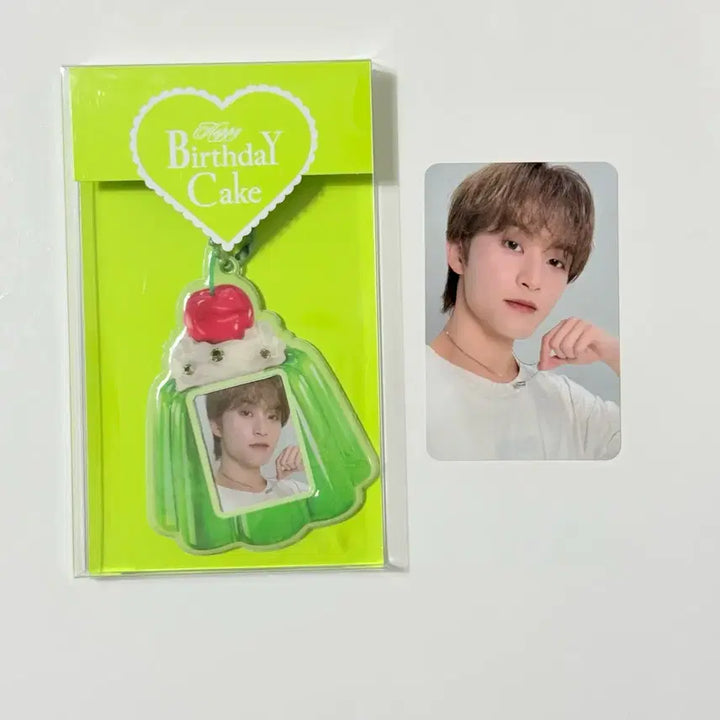 [BUNJANG] NCT Mark 2025 Birthday Cake Photocard Holder Set / nct 엔시티 마크 2024 생일 케이크 키링 포카있음