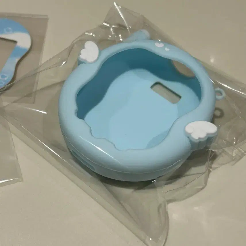 [BUNJANG] Tamagotchi Uni Angel Wing Case Set Blue with Strap / [새상품 일괄] 다마고치 유니 케이스 엔젤윙 세트 블루 속지 군번줄 포함
