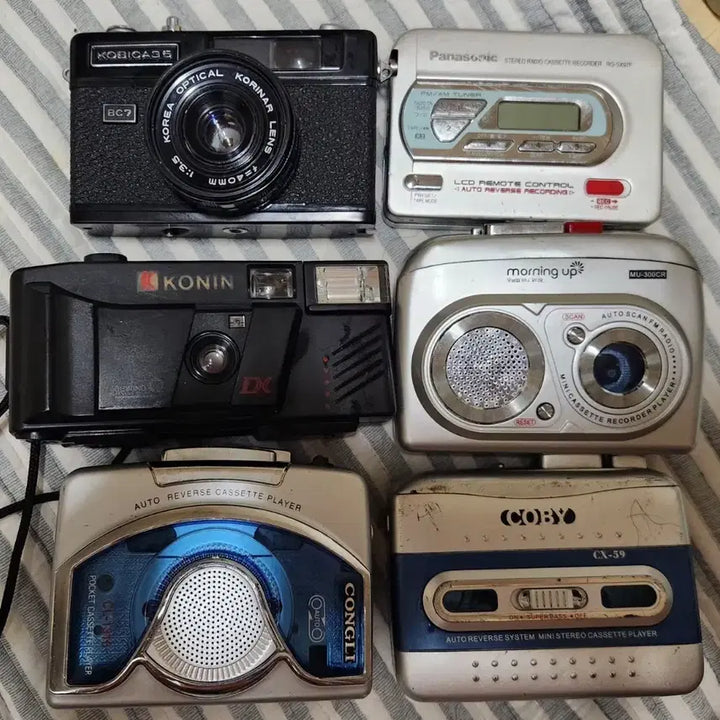 [BUNJANG] Vintage Camera and Cassette Player Bundle / 빈티지 카메라&amp; 카셋트 플레이어일괄