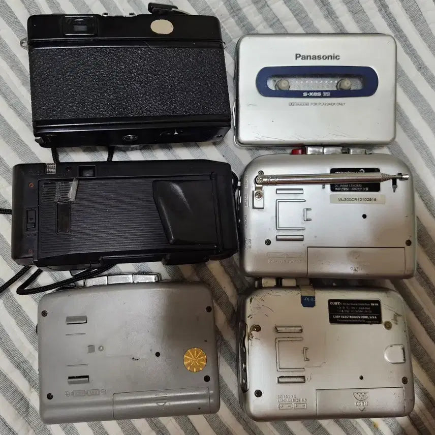 [BUNJANG] Vintage Camera and Cassette Player Bundle / 빈티지 카메라&amp; 카셋트 플레이어일괄