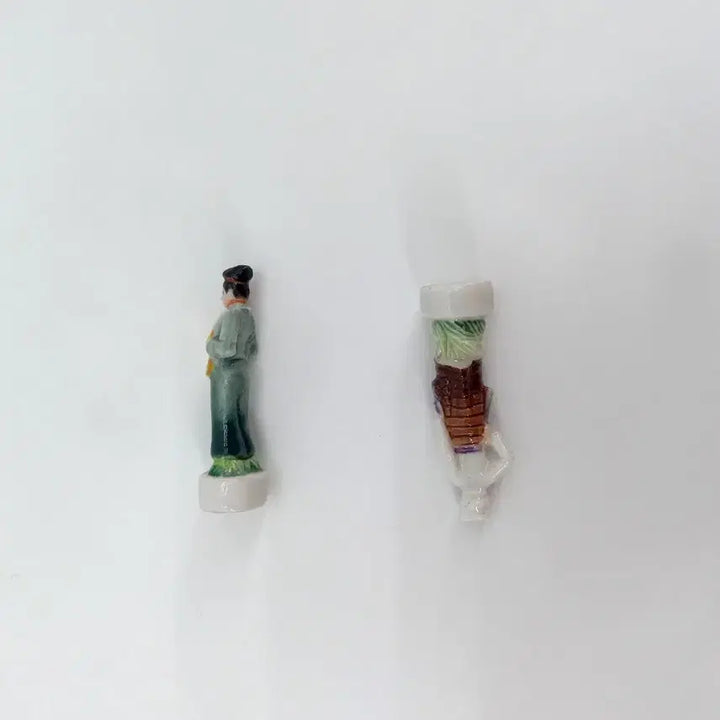 [BUNJANG] Traditional Vietnamese Costume Ceramic Figurine (Set of 2) / 베트남 전통의상 세라믹 도자기 추청 귀여운 미니 인형 2종 피규어 개당
