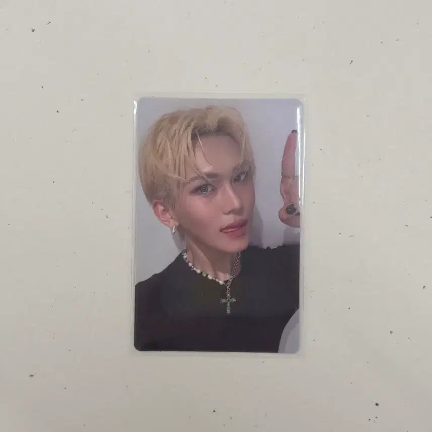 [BUNJANG] XLOV I Will LP Hyuni Photocard / 엑스러브 I Will LP 포카 현