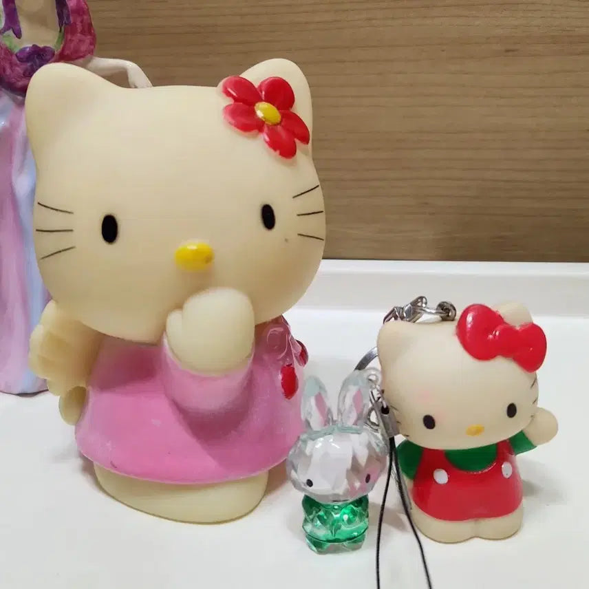 [BUNJANG] Vintage Hello Kitty Bundle - Piggy Bank, Keychain, Rabbit Keychain / 빈티지 키티 3점일괄