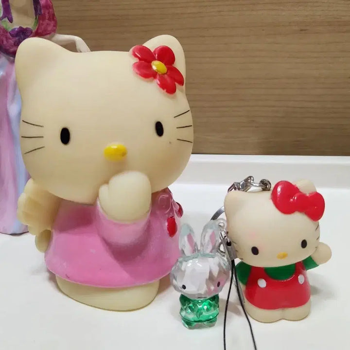 [BUNJANG] Vintage Hello Kitty Bundle - Piggy Bank, Keychain, Rabbit Keychain / 빈티지 키티 3점일괄