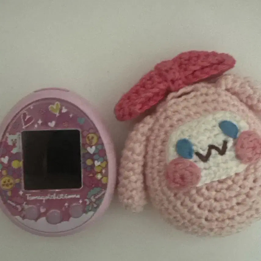 [BUNJANG] Tamagotchi Summer Merchen Pink With Cinnamoroll Case / 다마고치 썸 메르헨 핑크 케이스 포함