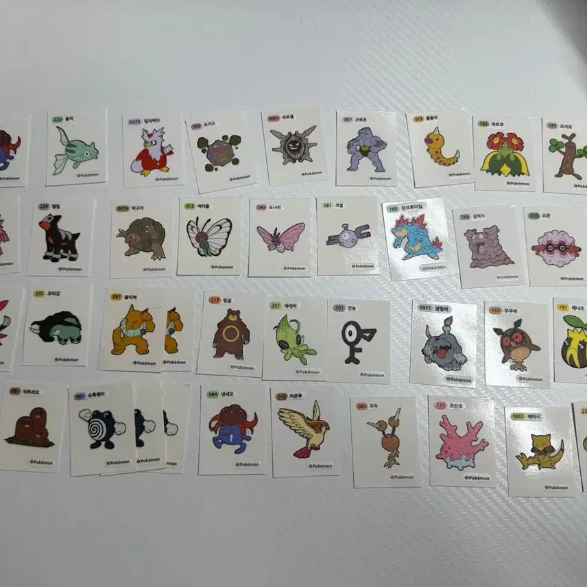 [BUNJANG] Pokemon, MapleStory, Cookie Run Sticker Bundle (141 pcs) / 포켓몬 띠부실 ,메이플, 쿠키런 일괄 141개