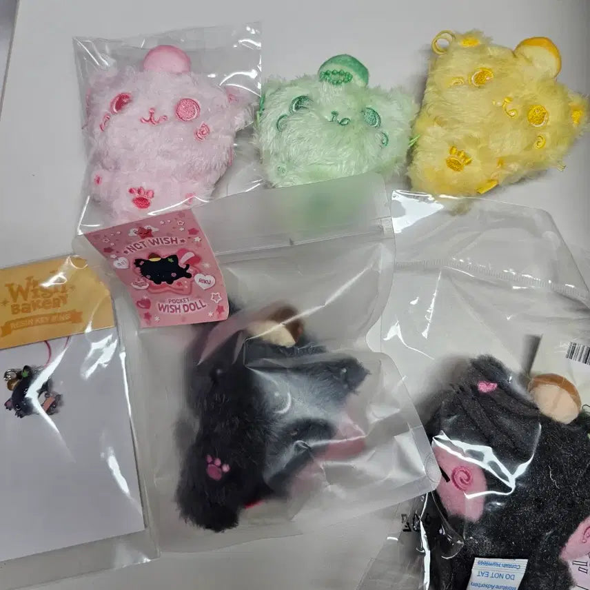 [BUNJANG] NCT WISH Riku Kuri Color Doll Resin Keychain Magnet Bundle Set (Sealed) / 엔시티위시 위시 리쿠 쿠리 컬러돌 포켓돌 레진키링 쿠리니니 마그넷 일괄