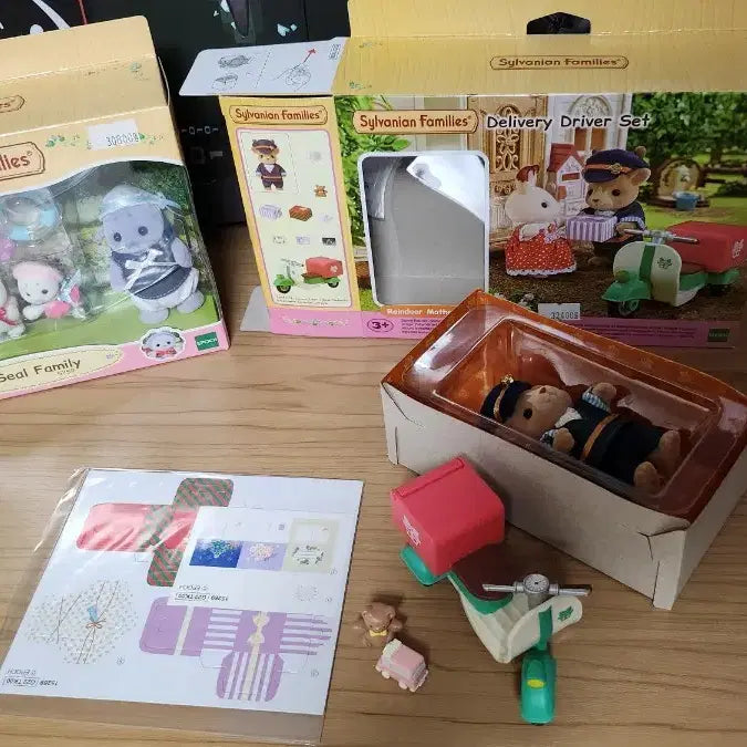 [BUNJANG] Sylvanian Families Seal Family &amp; Postman Reindeer Limited Edition Set / 실바니안 패밀리 물개 가족 우체부 딜리버리 순록 한정판 세트