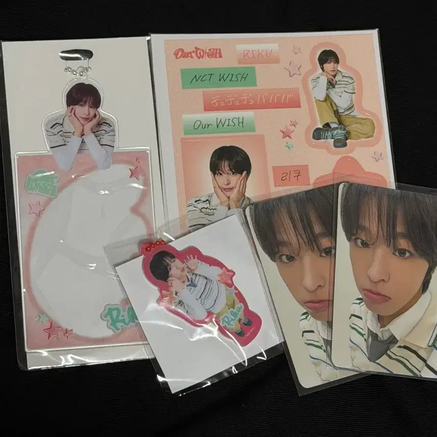 [BUNJANG] NCT WISH Riku Japanese Tour Random Toy Sticker, Photocard Holder, Keyring / 엔시티위시 리쿠 일본투어 랜덤토이 스티커 키링 포카 홀더 6000엔 양도
