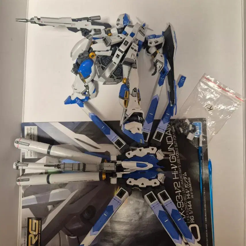 [BUNJANG] Bandai RG RX-93-V2 Hi-Nu Gundam Snap-Fit Model / 반다이 RG RX-93-V2 하이뉴 건담 가조