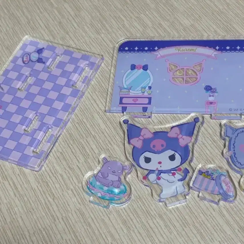 [BUNJANG] Kuromi Acrylic Stand / 쿠로미 아크릴 스탠드