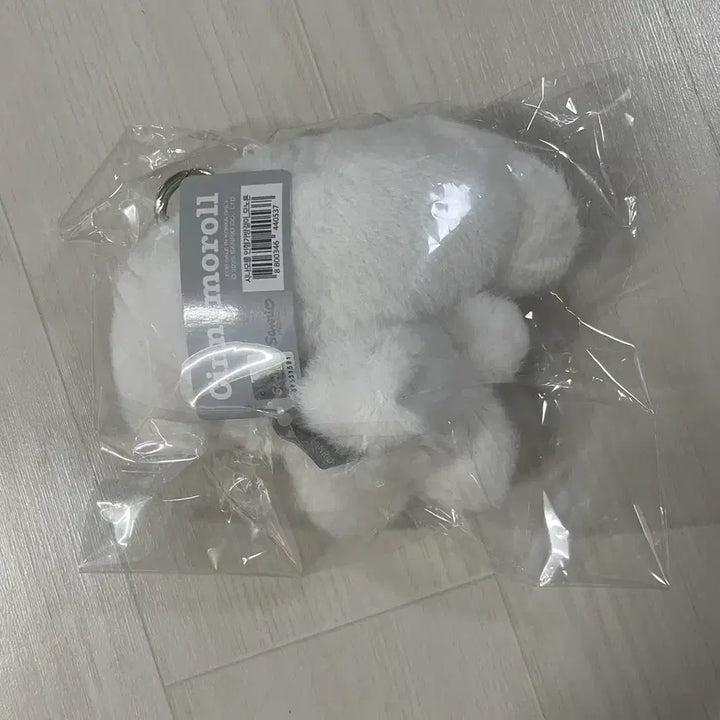 [BUNJANG] Sanrio Cinnamoroll Monotone Grey 13cm Plush Keychain / 산리오 모노톤 그레이 흑백 시나모롤 13cm 인형 키링