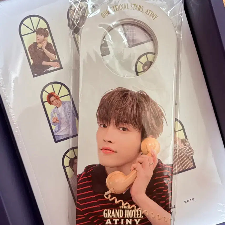 [BUNJANG] ATEEZ 6th Membership Kit Photobook &amp; Door Hanger / 에이티즈 ATEEZ 6기 도어행거&amp;포토북