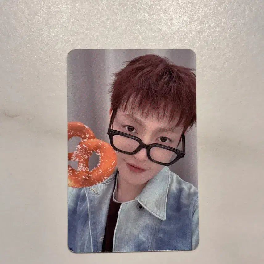 [BUNJANG] ATEEZ Hongjoong Offik Cafe Lucky Draw Photocard / 에이티즈 홍중 Offik 카페 골든아워5 음료 특전 포카