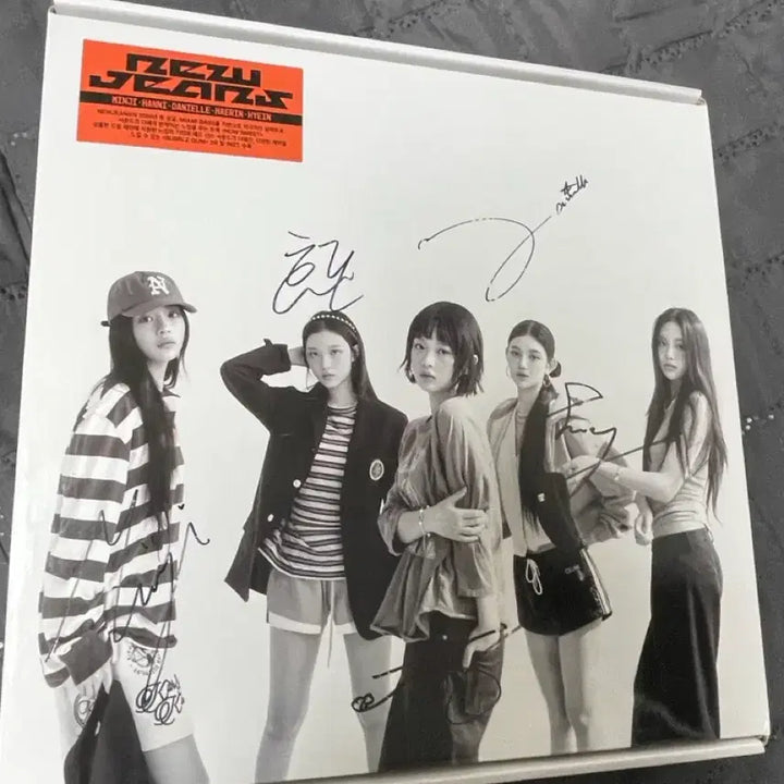 [BUNJANG] NewJeans Double Single Non-Sell Signed Album Sealed / [미개봉] 뉴진스 더블싱글 비매 싸인 앨범
