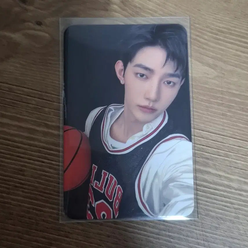 [BUNJANG] ZEROBASEONE Zhang Hao Curious Basketball Version Photocard / 마지막내림)앤더블 장하오 큐리어스 농구버전 포카양도