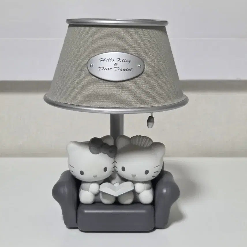 [BUNJANG] Vintage Sanrio Monochrome Hello Kitty Standing Lamp / 고전 산리오  흑백 모노크롬 키티 스탠드 조명