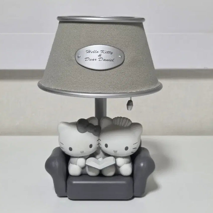[BUNJANG] Vintage Sanrio Monochrome Hello Kitty Standing Lamp / 고전 산리오  흑백 모노크롬 키티 스탠드 조명