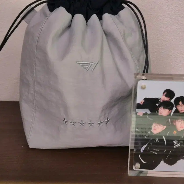 [BUNJANG] T1 T1 Amhaengcheonmun Doofeepeke Pouch + Photocard / T1 티원 암행천문 팝업 도오페페케 파우치 + 포카 판매