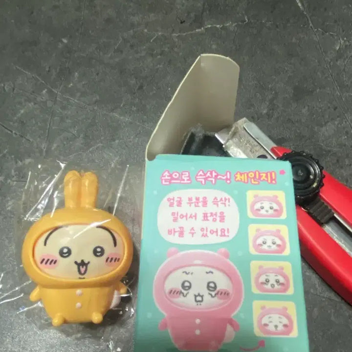 [BUNJANG] Momokyun Family Face Change Random Figure Usagi / 먼작귀 페이스체인지 랜덤 피규어 우사기