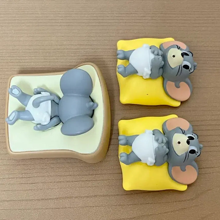 [BUNJANG] Tom and Jerry "Tuffy" Gachapon Bundle Set: Bread Cushion Pillow and Figures / 일괄) 톰과제리 터피 가득 가챠 피규어 식빵 쿠션 베개 타피 캡슐토이