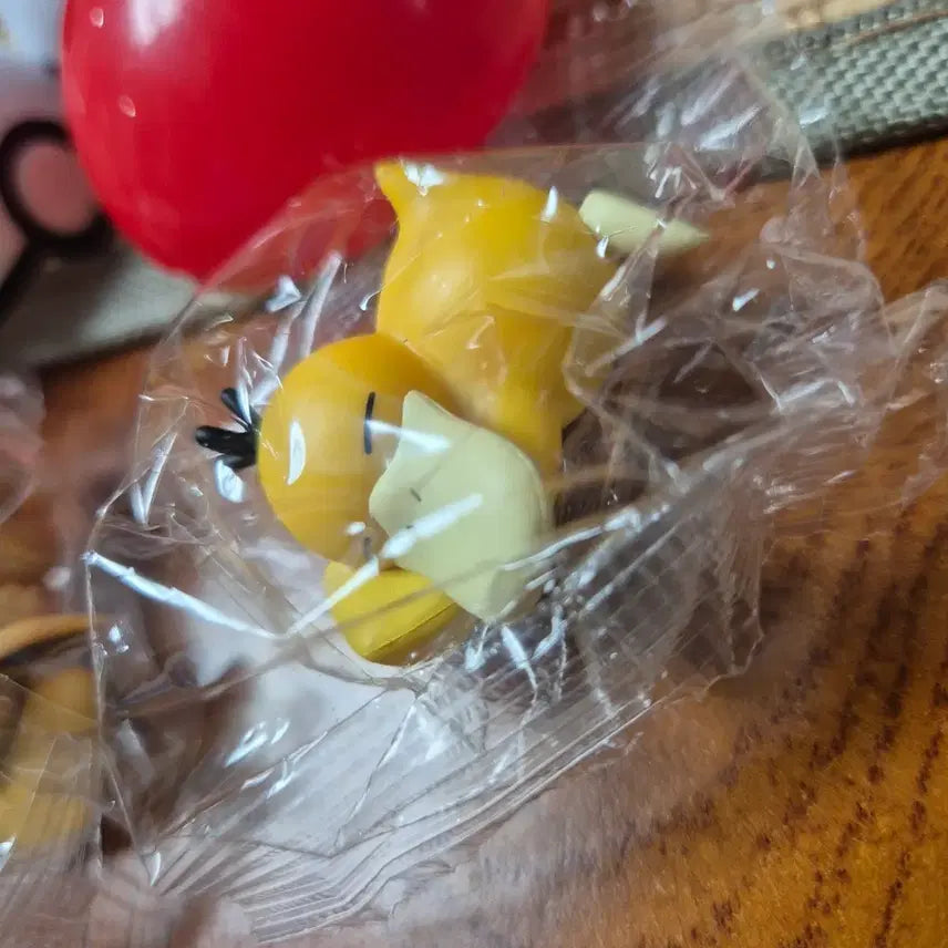 [BUNJANG] Pokemon Monster Ball Drink Figure - Eevee &amp; Psyduck / 포켓몬 몬스터볼 음료수 이브이,고라파덕