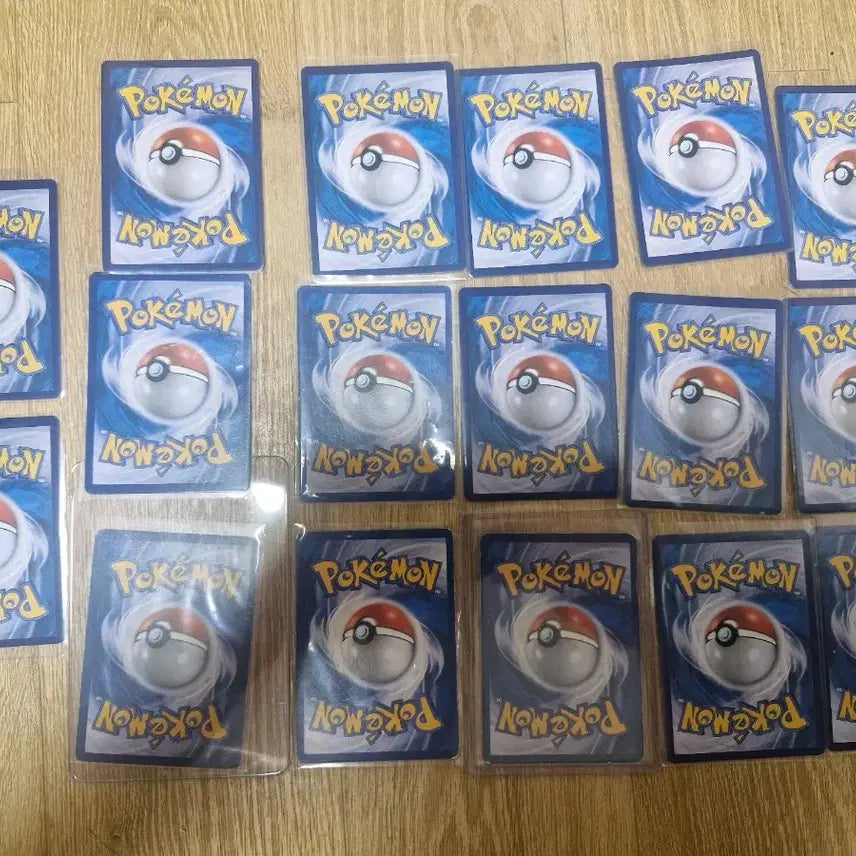 [BUNJANG] Pokemon Card Assortment (Mewtwo, Lugia, Vaporeon, etc.) / 포켓몬 카드 다수 (뮤츠, 칠색조, 샤미드 외)