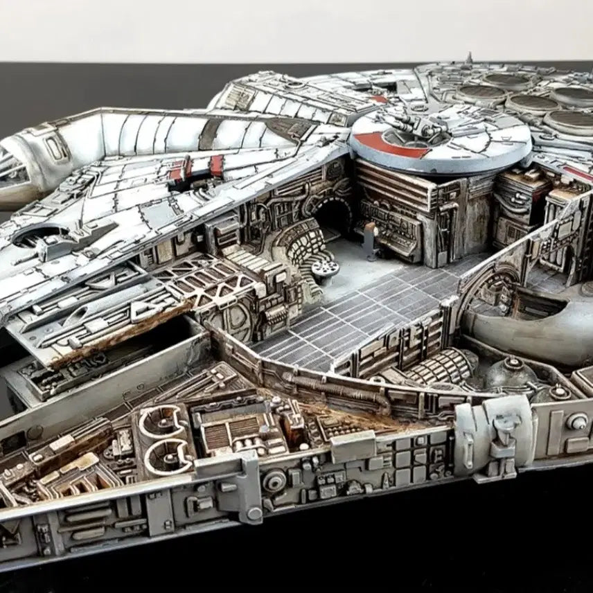 [BUNJANG] Star Wars Millennium Falcon Deluxe Cutaway Model / 스타워즈 밀레니엄 팔콘 디럭스 커터웨이 모델