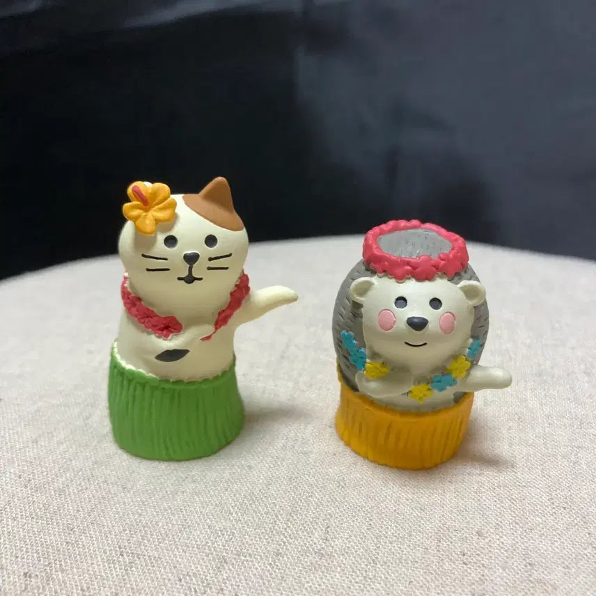[BUNJANG] Decole Calico Cat Hula Dancer &amp; Hedgehog Hula Dancer Set / 데꼴 삼색고양이 훌라댄스 + 고슴도치 훌라댄스