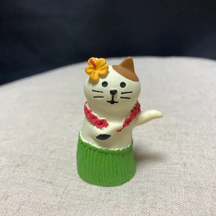 [BUNJANG] Decole Calico Cat Hula Dancer &amp; Hedgehog Hula Dancer Set / 데꼴 삼색고양이 훌라댄스 + 고슴도치 훌라댄스