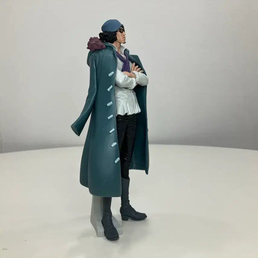 [BUNJANG] One Piece King of Artist Aokiji Figure (Gold Cat) / [개봉] 원피스 킹오아 아오키지 피규어 (금고양이)