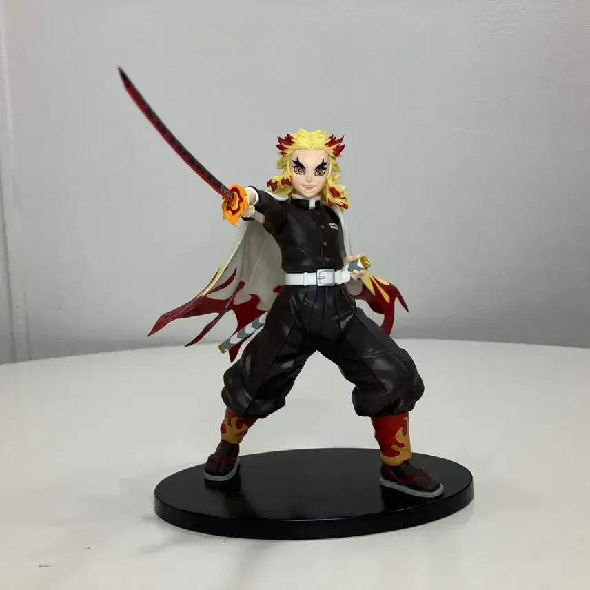 [BUNJANG] Demon Slayer Kyojuro Rengoku Unsealed Figure / [개봉] 귀멸의 칼날 렌고쿠 쿄주로 피규어