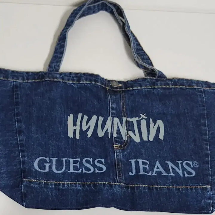 [BUNJANG] Guess Hyunjin Engraved Denim Bag Stray Kids / 게스 현진 각인 데님백 스트레이키즈 스키즈