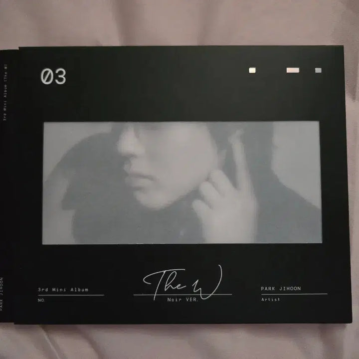 [BUNJANG] Park Jihoon Mini 3rd Album The W Noir Ver. (Black) / 박지훈 미니 3집 The W noir ver. 블랙