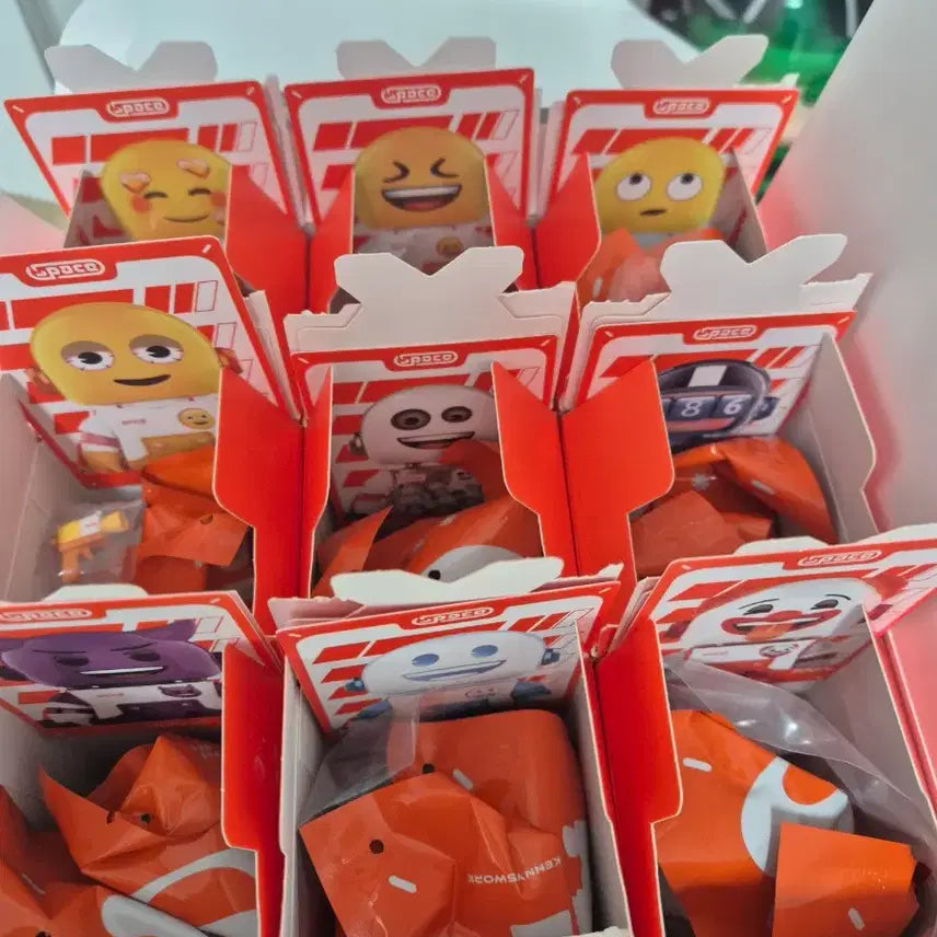 [BUNJANG] Pop Mart Emoji Series 18-Piece Full Set Blind Box Figures / 메가스페이스몰리 이모지 18종 풀세트 100% 팝마트 피규어 판매