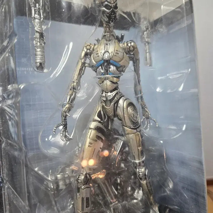 [BUNJANG] McFarlane Toys Terminator 3 T-X Endoskeleton Figure / 맥팔레인 토이즈 터미네이터3 T-X 엔도스켈레톤 피규어 핫토이 아님