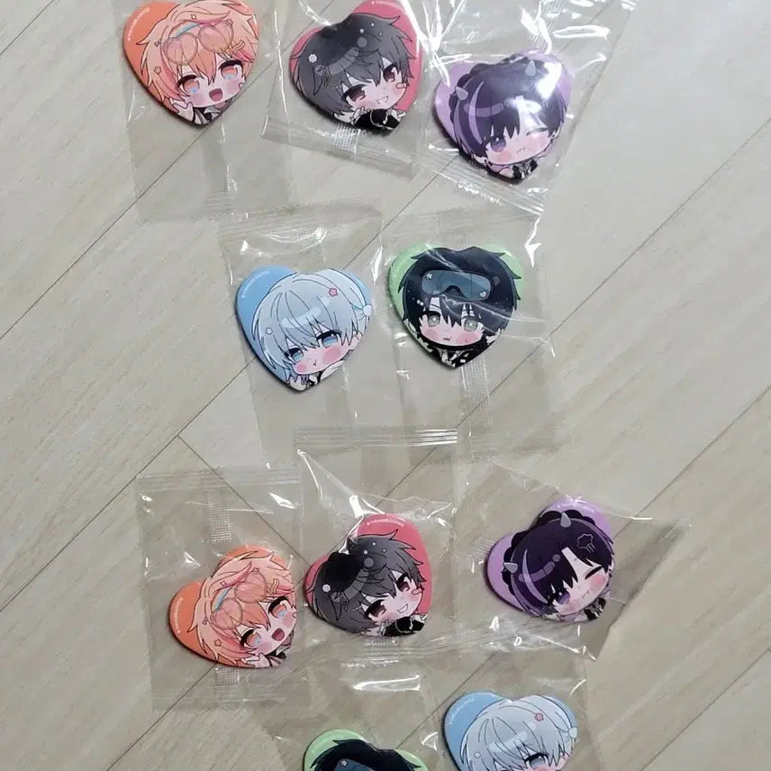 [BUNJANG] Scythism Winter Pop-up Exclusive Heart Can Badge Set / 스코시즘 겨울팝업 구매특전 하트캔뱃지 전멤버 일괄
